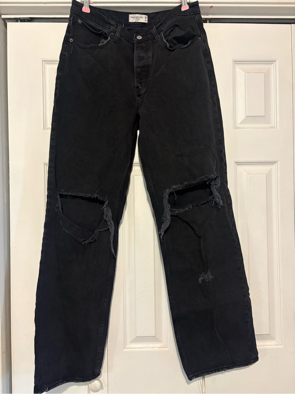 Abercrombie & Fitch Black Straight-Leg Ripped Jeans